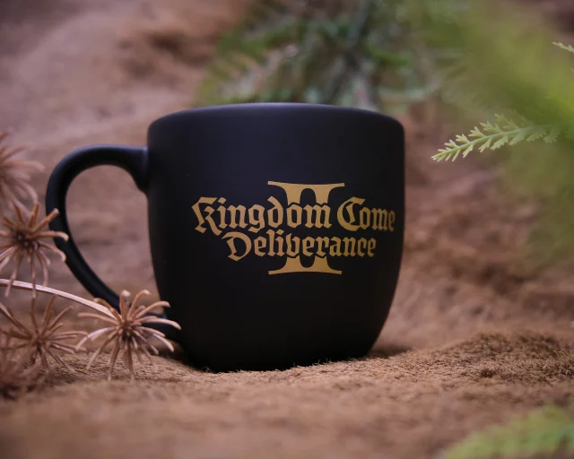 Hrnek Kingdom Come: Deliverance II - Emblem s ornamenty dupl