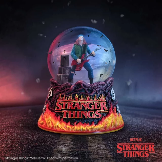 Sněžítko Stranger Things - Eddie's Sacrifice (Nemesis Now)