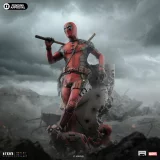 Szobor Marvel - Deadpool (Iron Studios)
