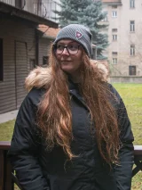 Kingdom Come: Deliverance II sapka – Warhorse pajzs „Audentes Fortuna Iuvat”