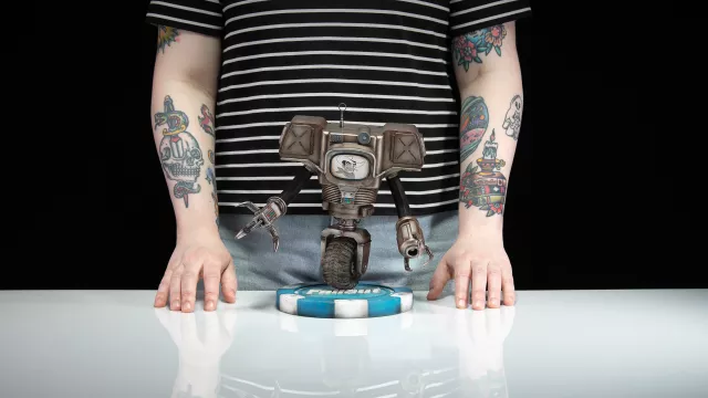 Figura Fallout - Victor the Securitron (Dark Horse)