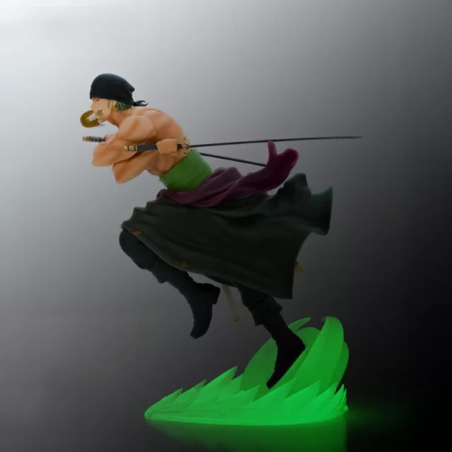 Figura One Piece - Zoro 1/10 Glow in The Dark (Super Figure Collection) - Anime