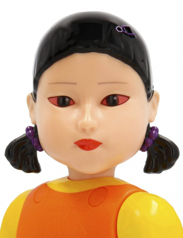 Figura Squid Game - Young Hee Doll (30 cm hanggal) (IMC Toys)