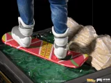 Soška Back to the Future II - Marty McFly on Hoverboard Art Scale 1/10 (Iron Studios)