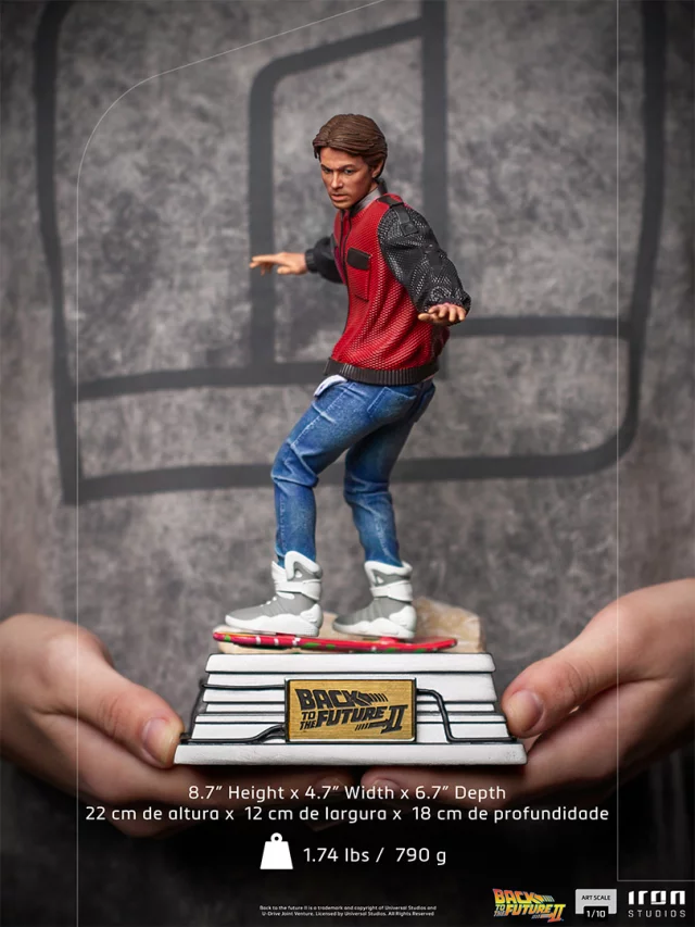 Soška Back to the Future II - Marty McFly on Hoverboard Art Scale 1/10 (Iron Studios)