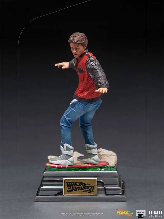 Soška Back to the Future II - Marty McFly on Hoverboard Art Scale 1/10 (Iron Studios)