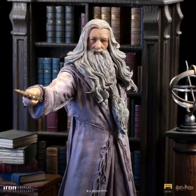 Soška Harry Potter - Albus Dumbledore Deluxe Art Scale 1/10 (Iron Studios)