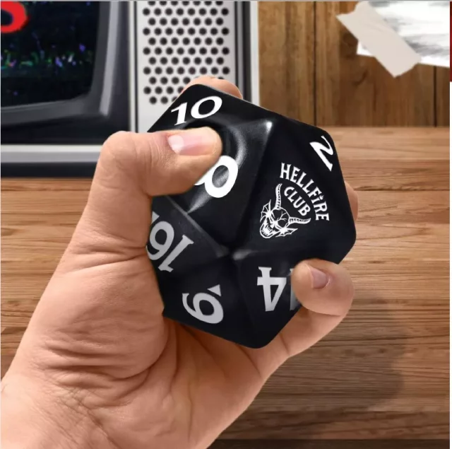 Antistresový míček Stranger Things - Hellfire Club D20