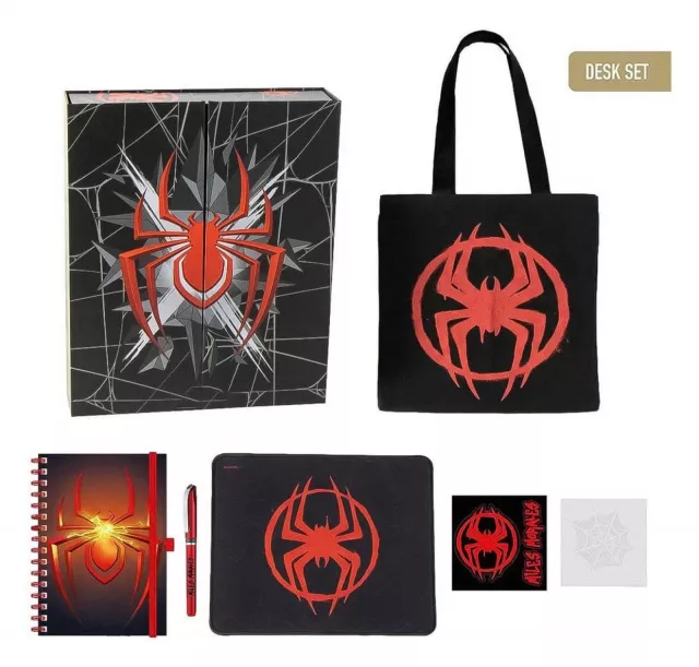 Ajándékszett Marvel – Spider-Man (vászontáska, jegyzetfüzet, egérpad, notesz, matricák) - Kitűző