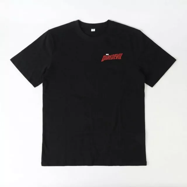 Marvel – Daredevil ajándékcsomag (póló, kitűzők, felvarrók, zoknik) (XL-es méret) - Tapasz